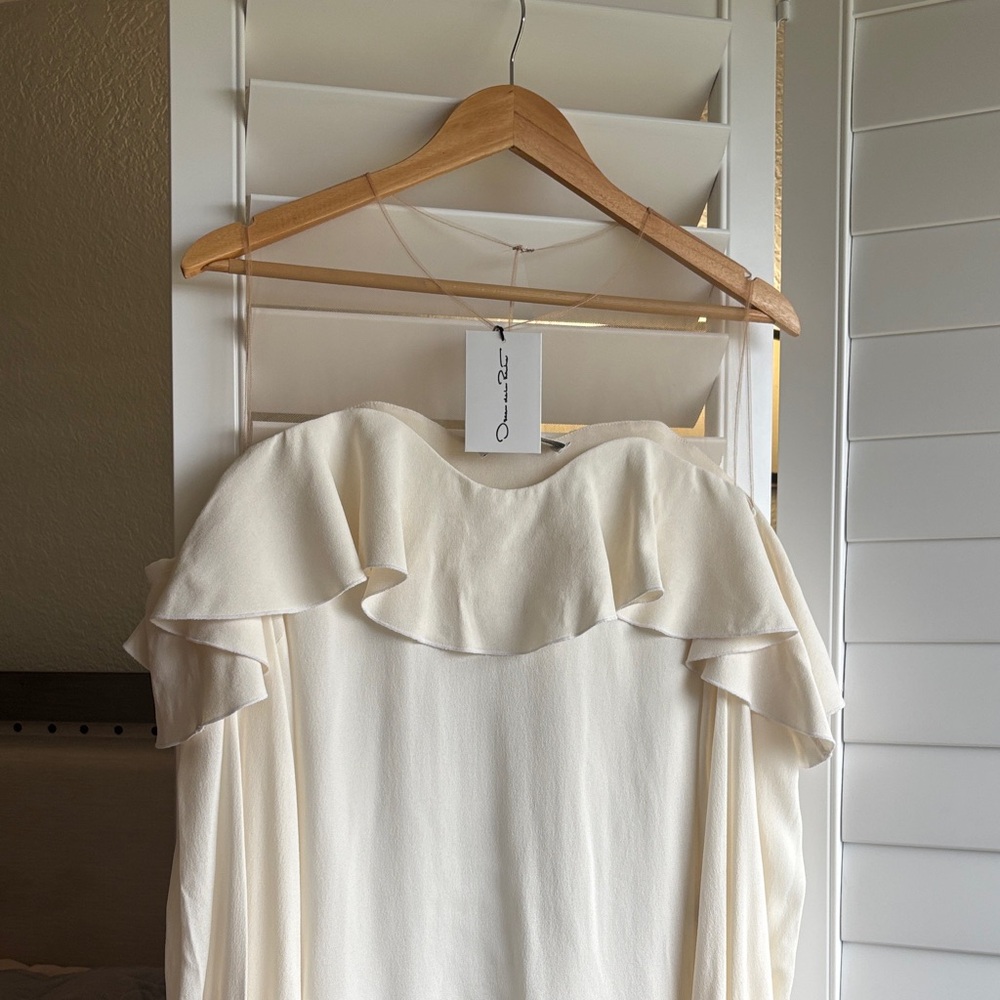 Oscar De La Renta Elegant Cream Ruffle Blouse
